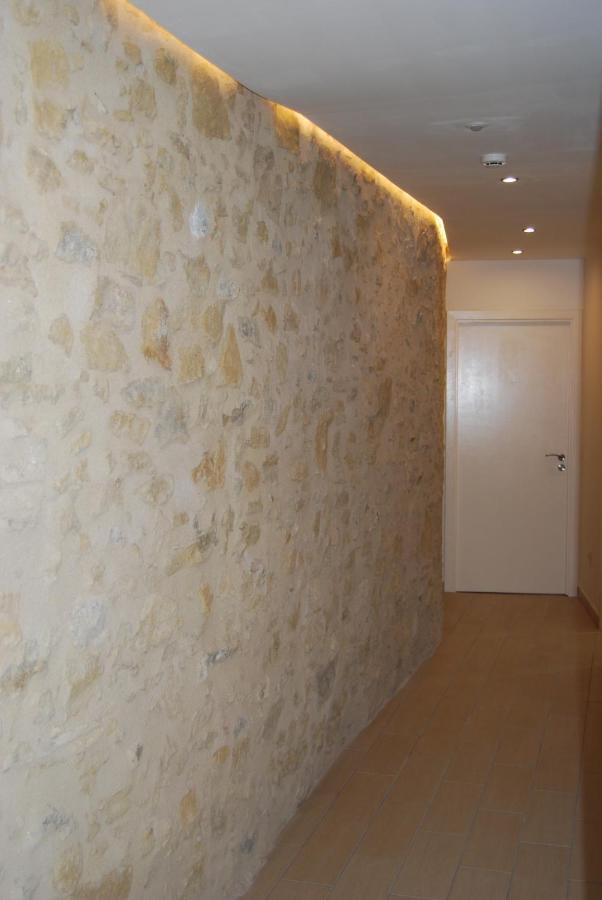 Torroella de Montgrí Fonda Comerc Estudio Doble المظهر الخارجي الصورة