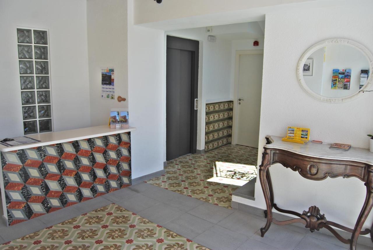 Torroella de Montgrí Fonda Comerc Estudio Doble المظهر الخارجي الصورة