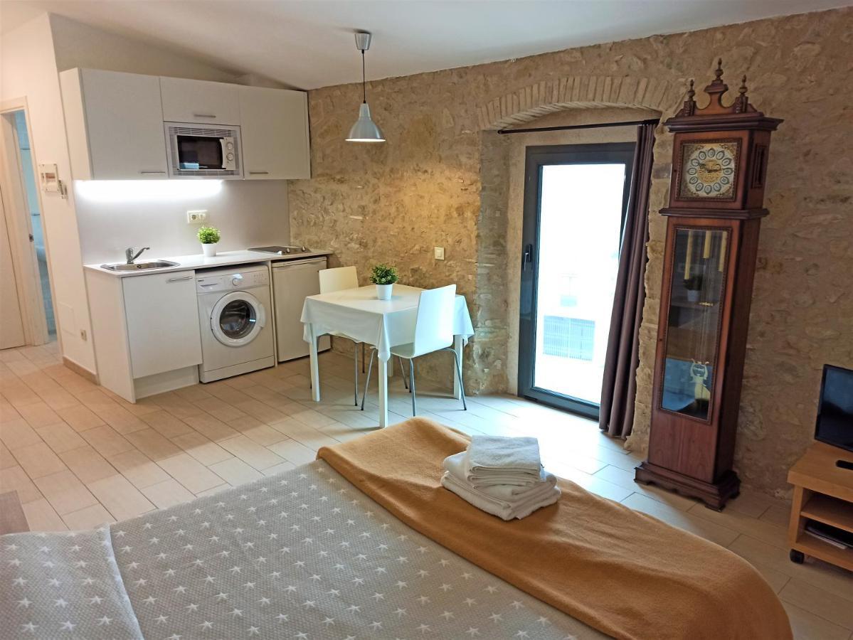 Torroella de Montgrí Fonda Comerc Estudio Doble المظهر الخارجي الصورة