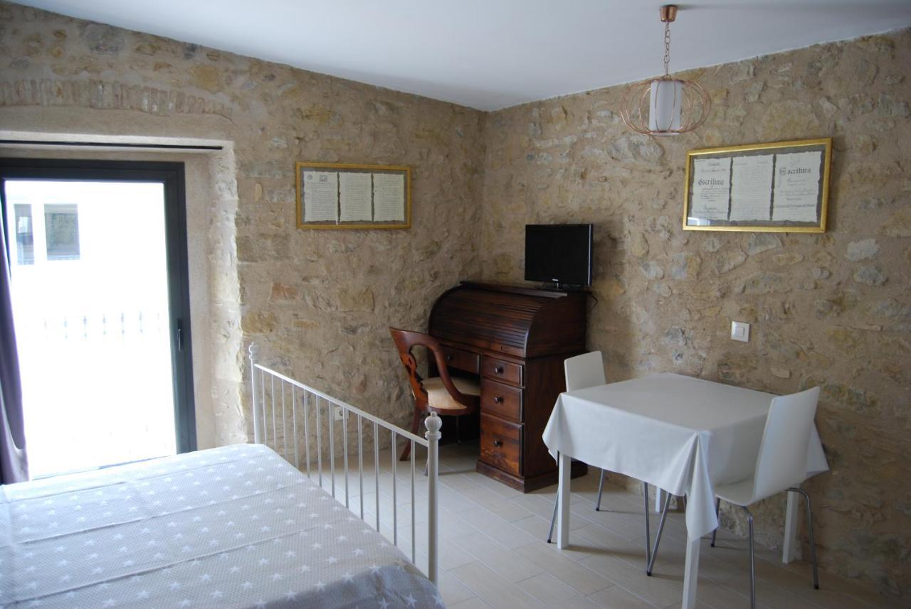 Torroella de Montgrí Fonda Comerc Estudio Doble المظهر الخارجي الصورة