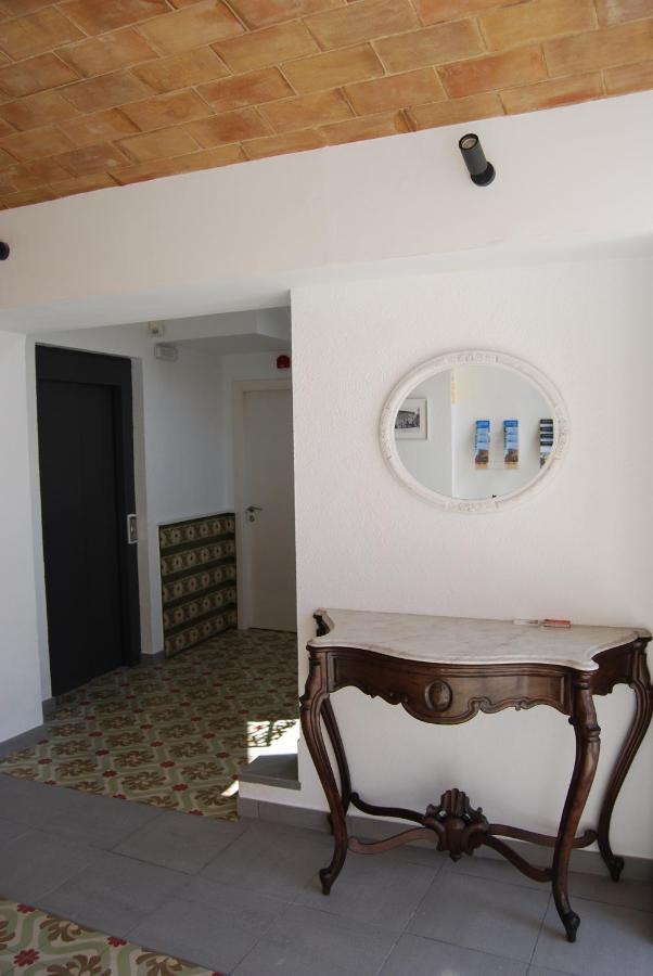Torroella de Montgrí Fonda Comerc Estudio Doble المظهر الخارجي الصورة